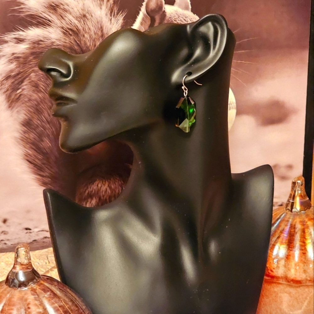 Elegant Green Crystal and NEW Faux Leather Earrings Set E1P42/3 - Picture 4 of 8